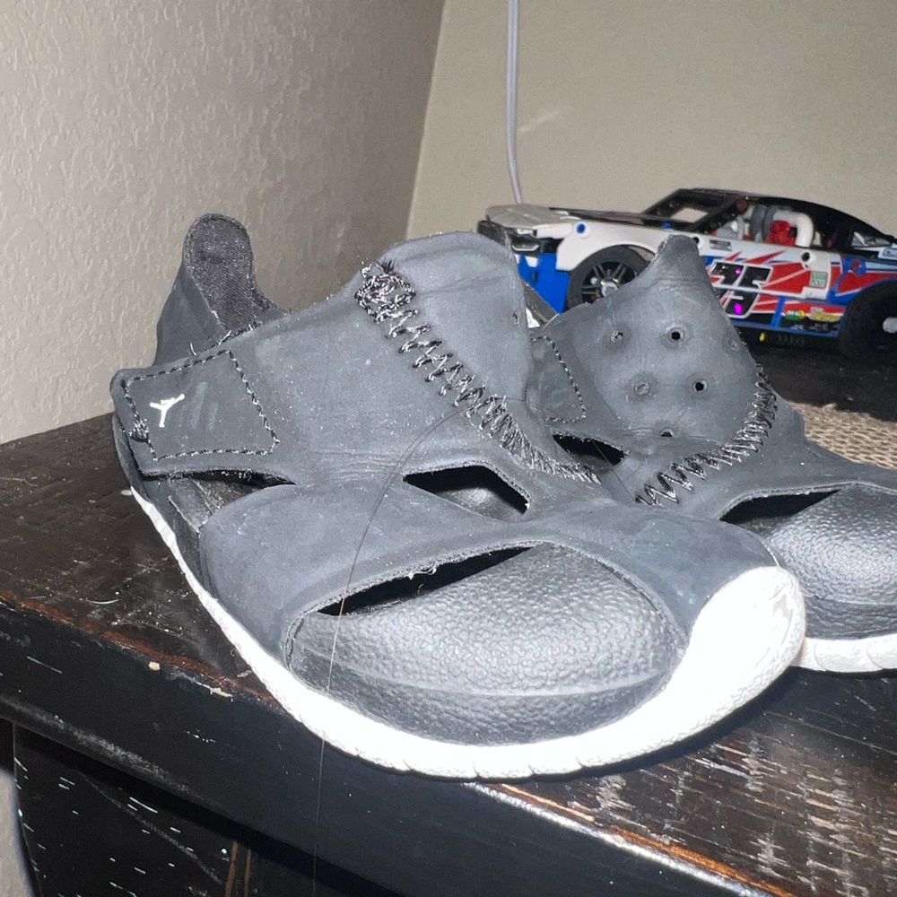 CHILD JORDAN SANDALS
